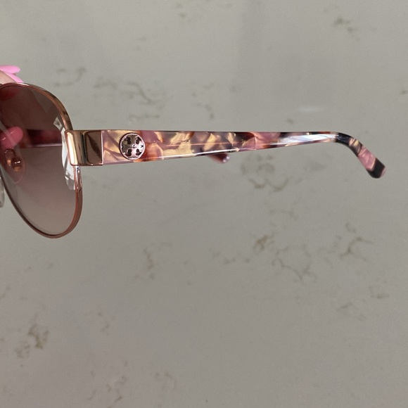 Tory Burch Rose Gold-Tone Aviator w/ Gradient Lens with case - Picture 4 of 7